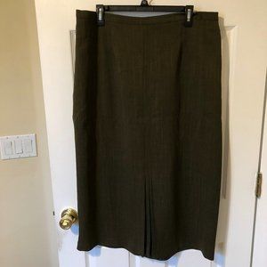 woman skirt suit